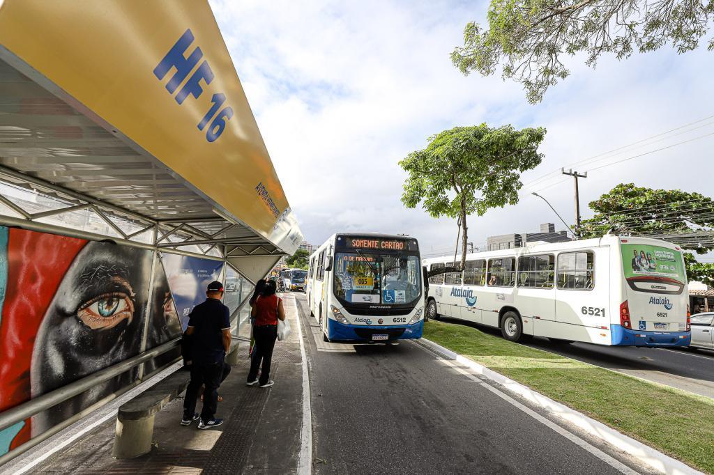 Corredor exclusivo de ônibus da Hermes Fontes vai funcionar apenas em horários de pico a partir de segunda-feira, 17 - SMTT Aracaju
